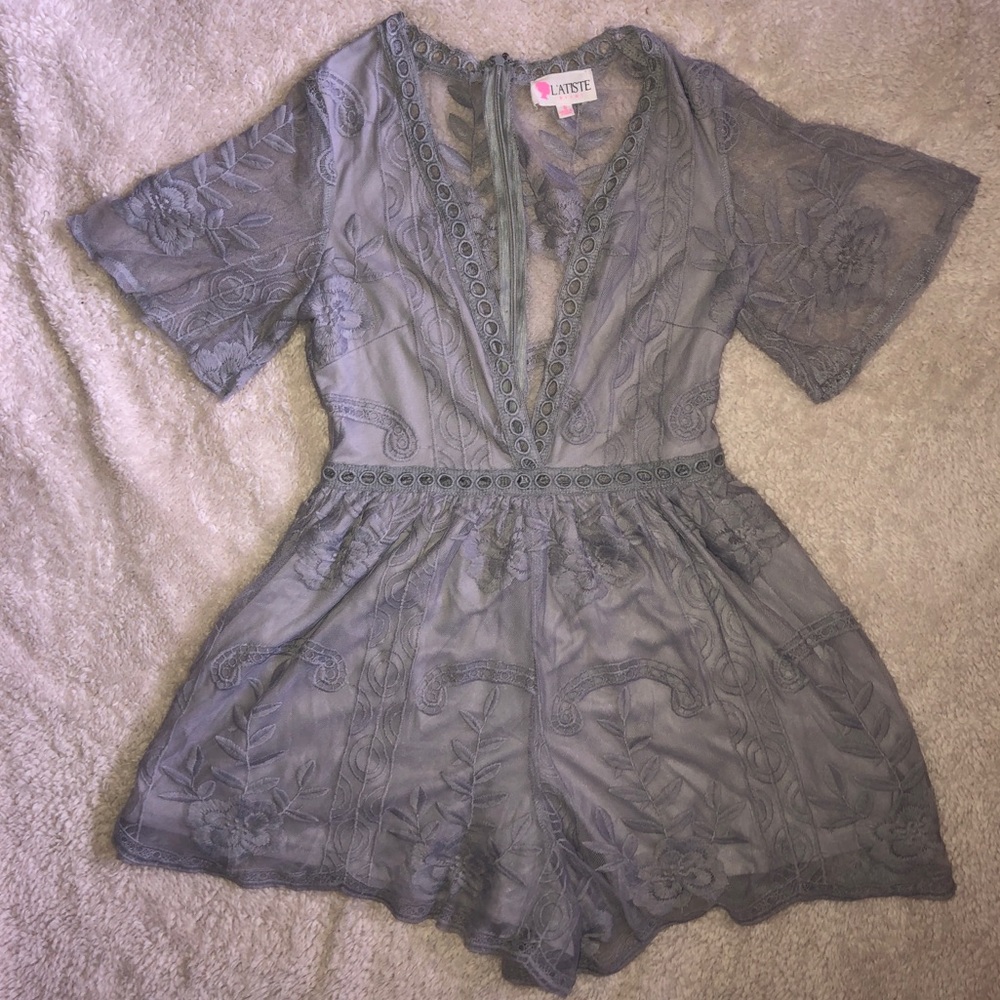 L’ATISTE lace plunge neck Romper size Small